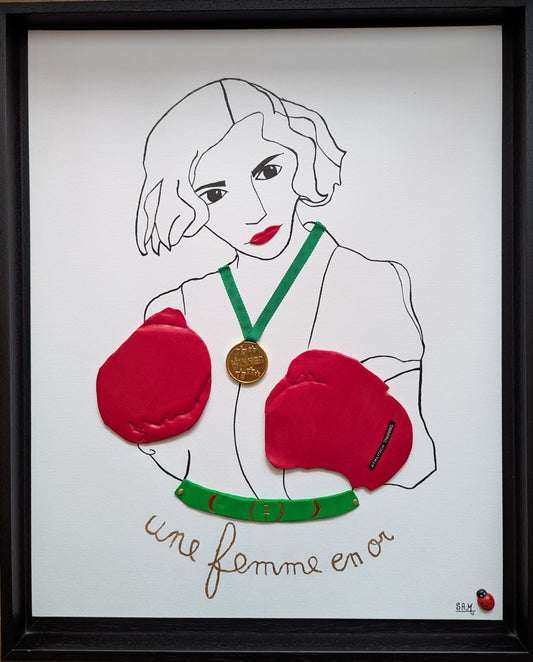 Une femme en or